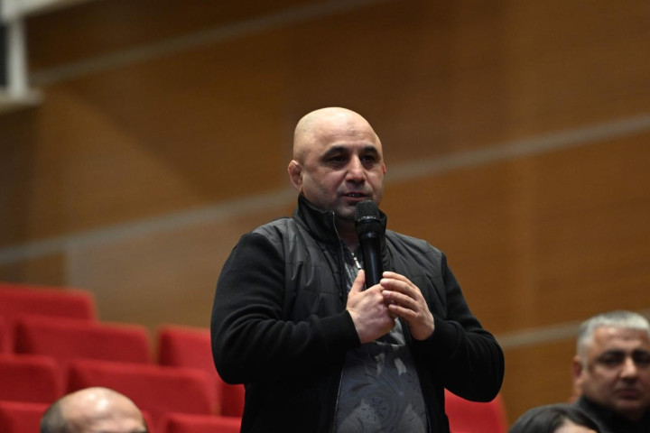 “İdman Paytaxtı” Qəbələ şəhərində idman idarələri və qurğularının rəhbərləri ilə görüş