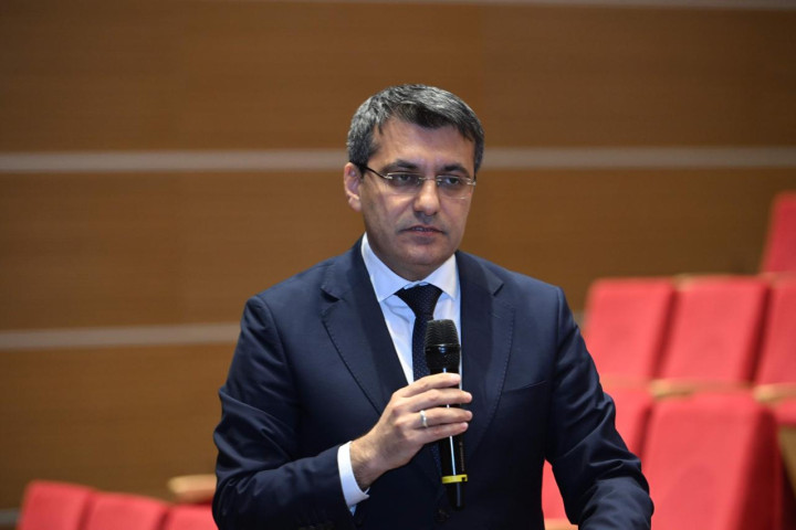 “İdman Paytaxtı” Qəbələ şəhərində idman idarələri və qurğularının rəhbərləri ilə görüş