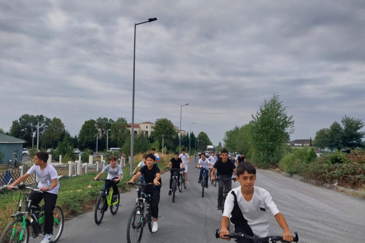 Qəbələdə yeniyetmə və gənclər arasında veloyürüş təşkil olunub