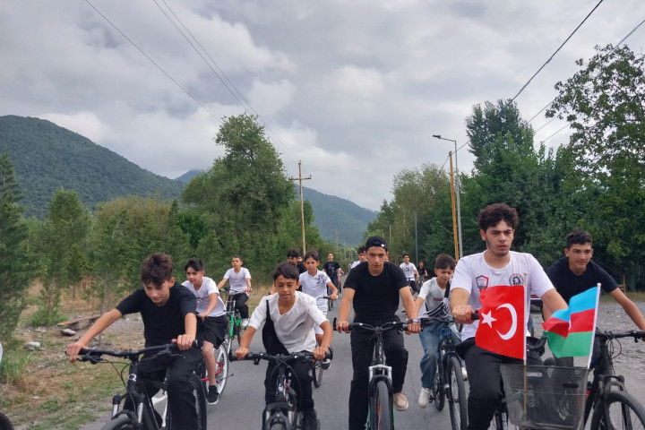Qəbələdə yeniyetmə və gənclər arasında veloyürüş təşkil olunub