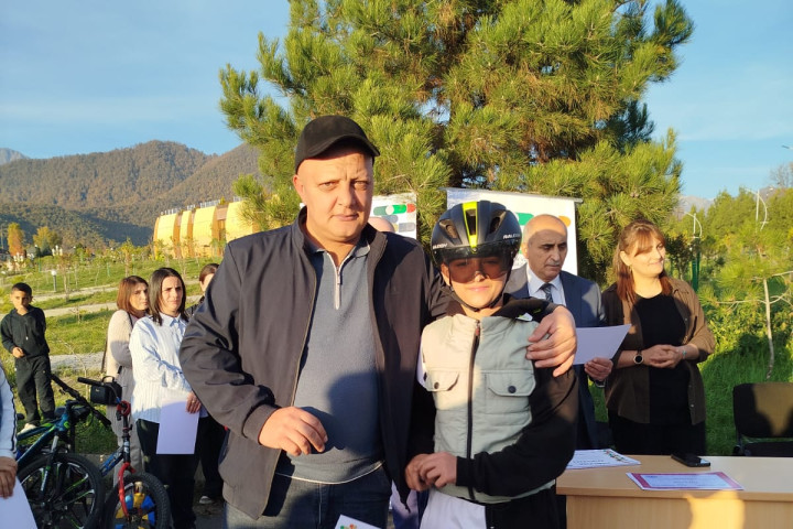 Qəbələdə yeniyetmə və gənclər arasında veloyürüş keçirilib