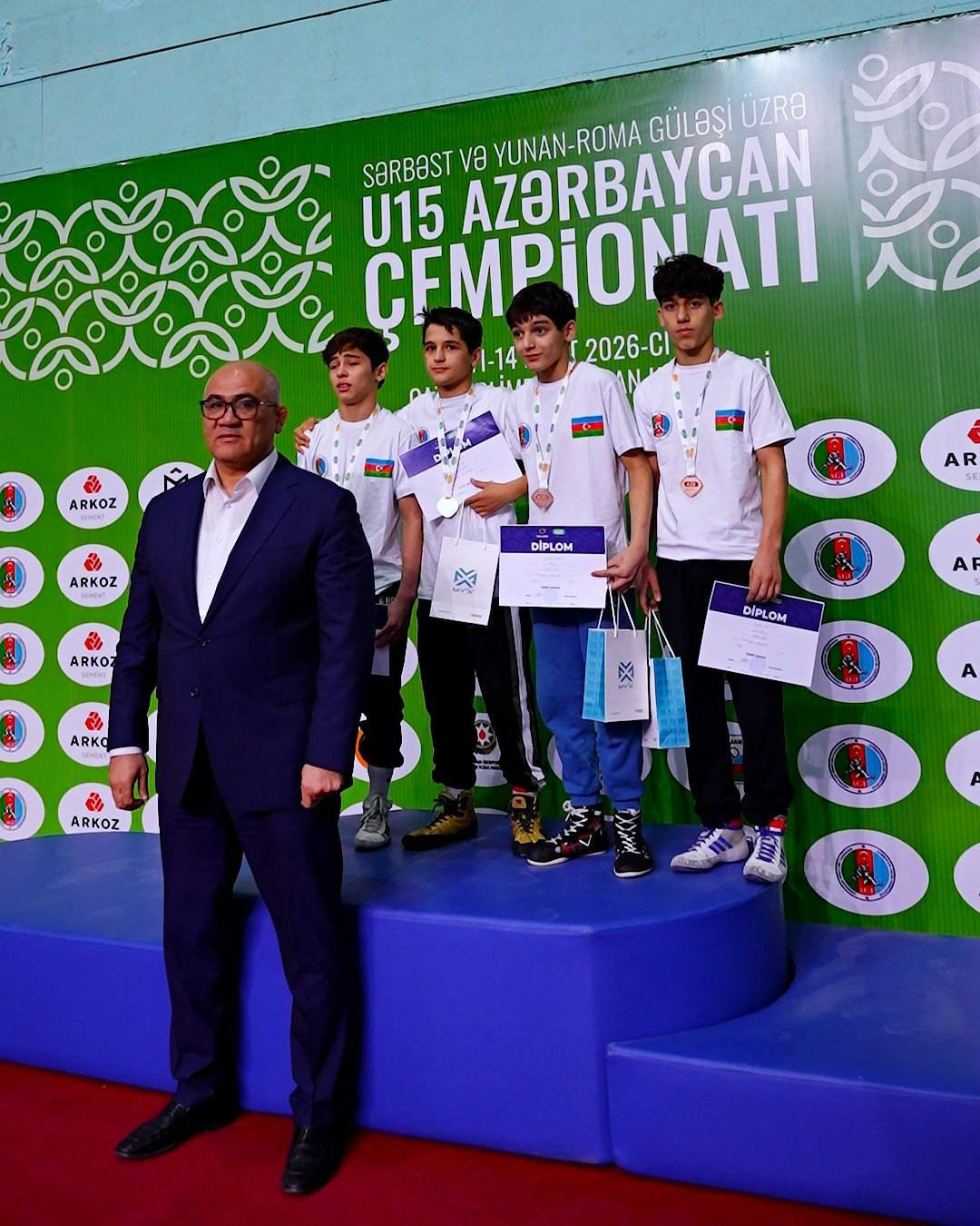 Qazax şəhərində sərbəst və yunan-Roma güləşi üzrə Azərbaycan çempionatı davam edir