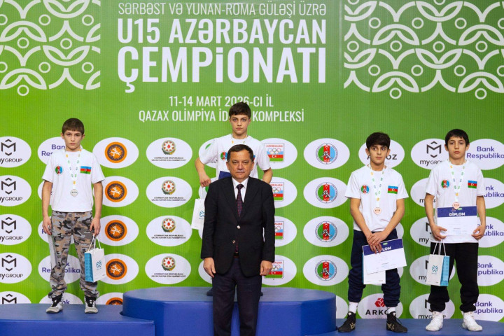 Qazax şəhərində sərbəst və yunan-Roma güləşi üzrə Azərbaycan çempionatı davam edir